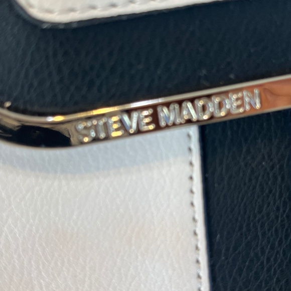 Steve Madden Black & White Crossbody Purse: Rare Find! - Picture 15 of 17